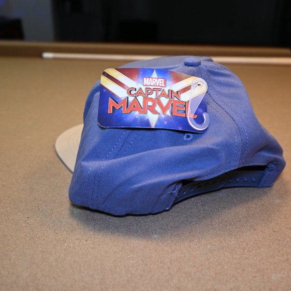 CAPTAIN MARVEL SNAPBACK - Picture 2 of 2